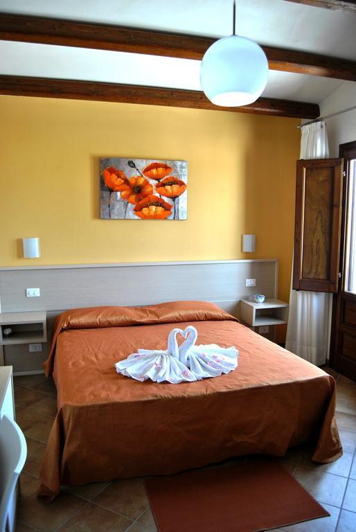 Bed & Breakfast I Giardini Di Elencosta 3*
