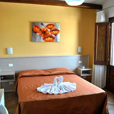 Bed and Breakfast I Giardini Di Elencosta Rilievo Exterior foto